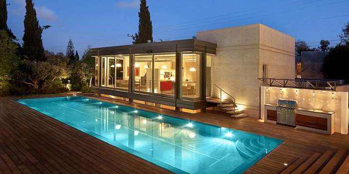 Is neon flexible strip light used in swimming pool?